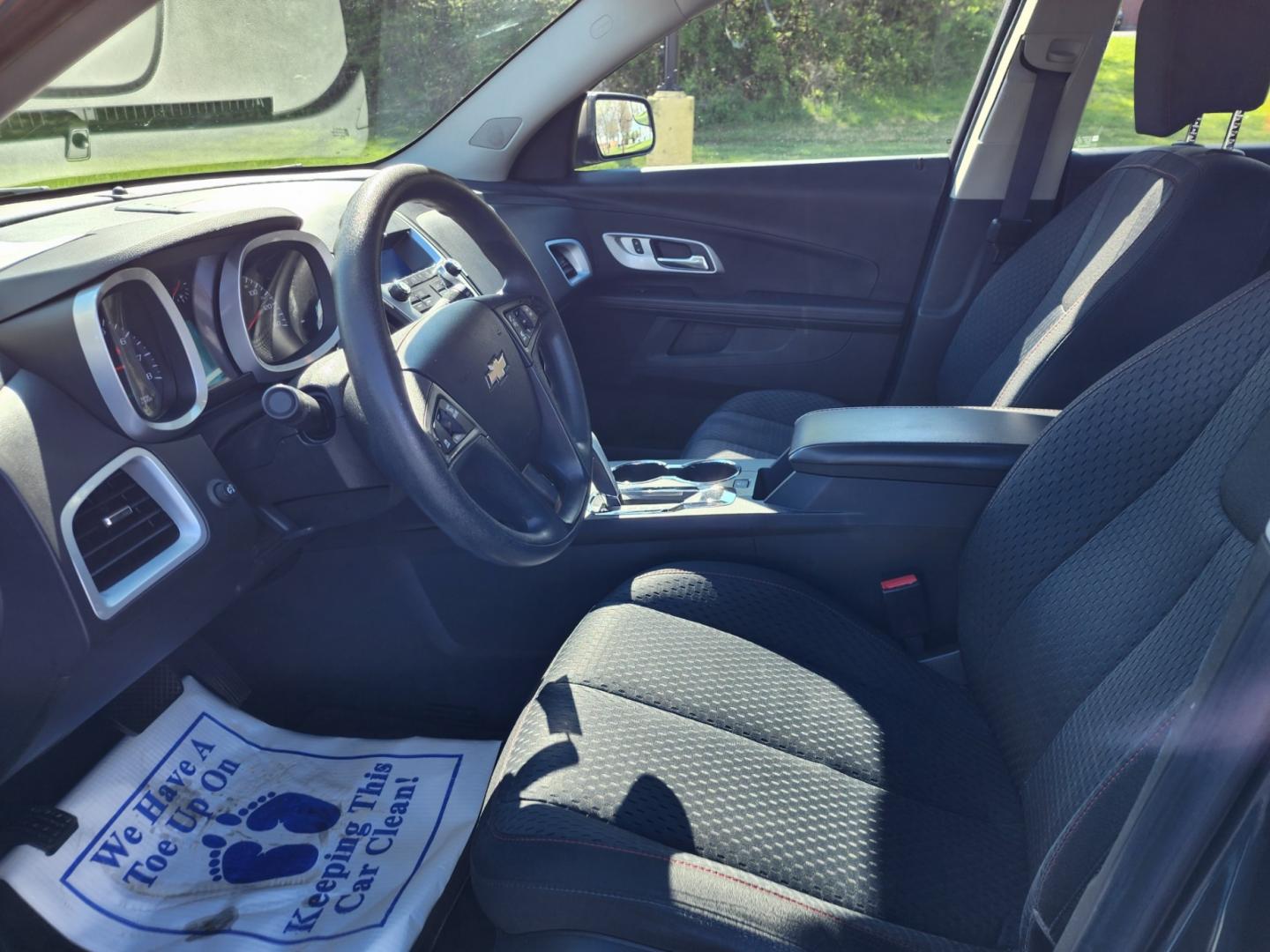 2012 Blue /Black Chevrolet Equinox LS 2WD (2GNALBEK0C1) with an 2.4L L4 DOHC 16V engine, 6-Speed Automatic transmission, located at 1221 Madison St., Shelbyville, TN, 37160, (931) 680-9439, 0.000000, 0.000000 - Photo#5